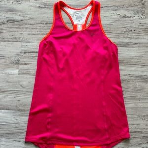 Nike DriFit sleeveless workout top
Excellent like new condition!
Size S
